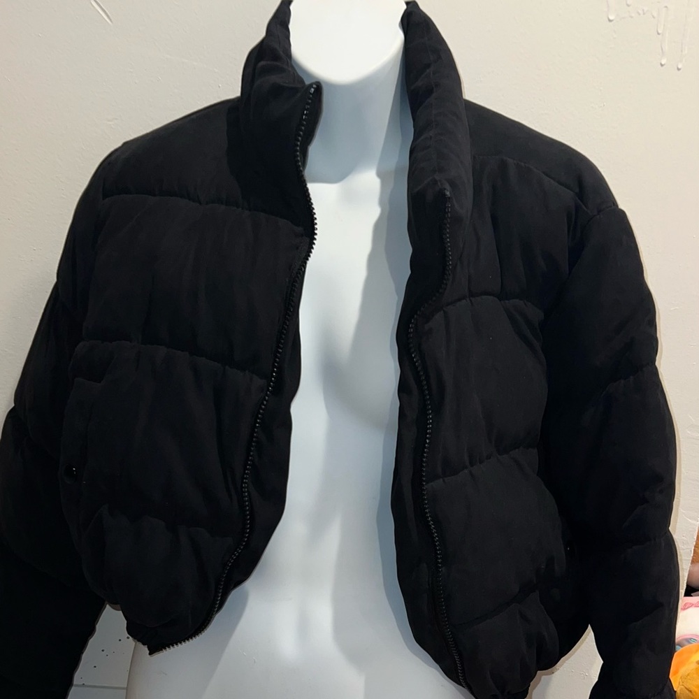 PRETTY LITTLE THING BLACK PUFFER JACKET CROPPED